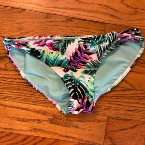 Bikini bottom fits like size Small